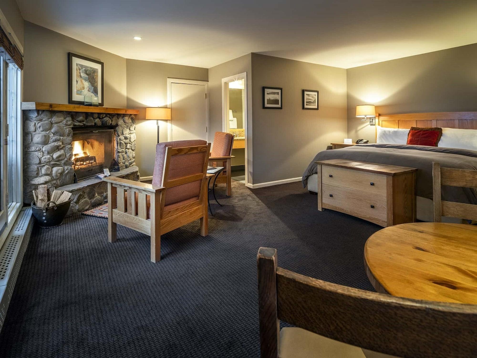 Emerald Lake Lodge Field Εξωτερικό φωτογραφία