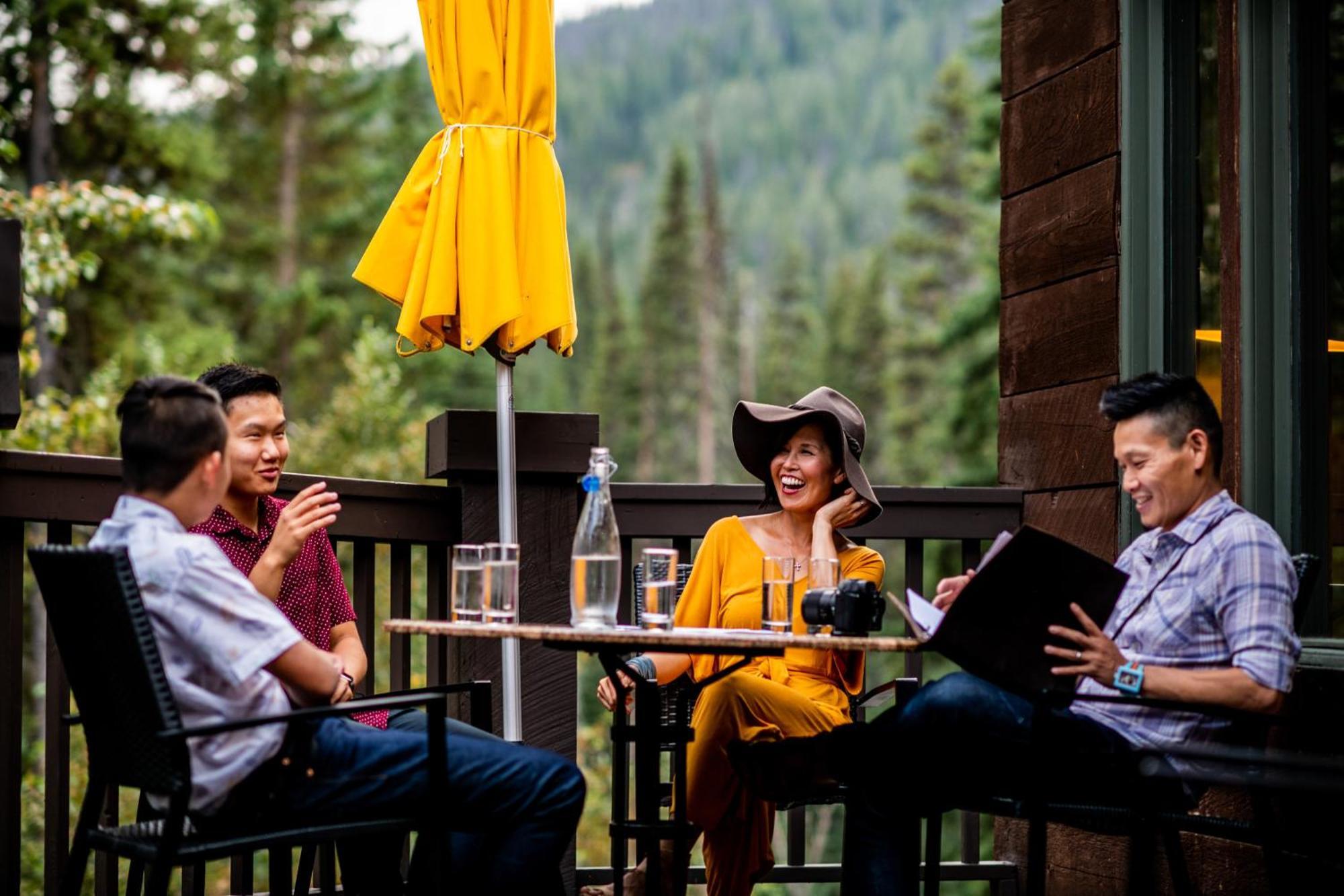 Emerald Lake Lodge Field Εξωτερικό φωτογραφία